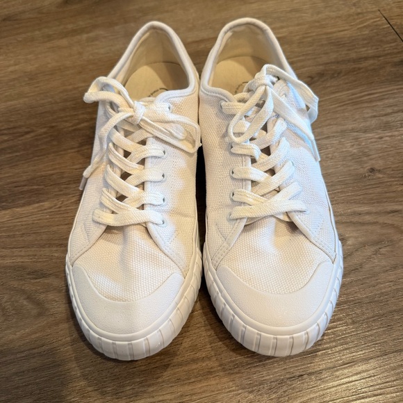 Taos Footwear One Vision White Canvas Sneakers Size 9 - Picture 2 of 9